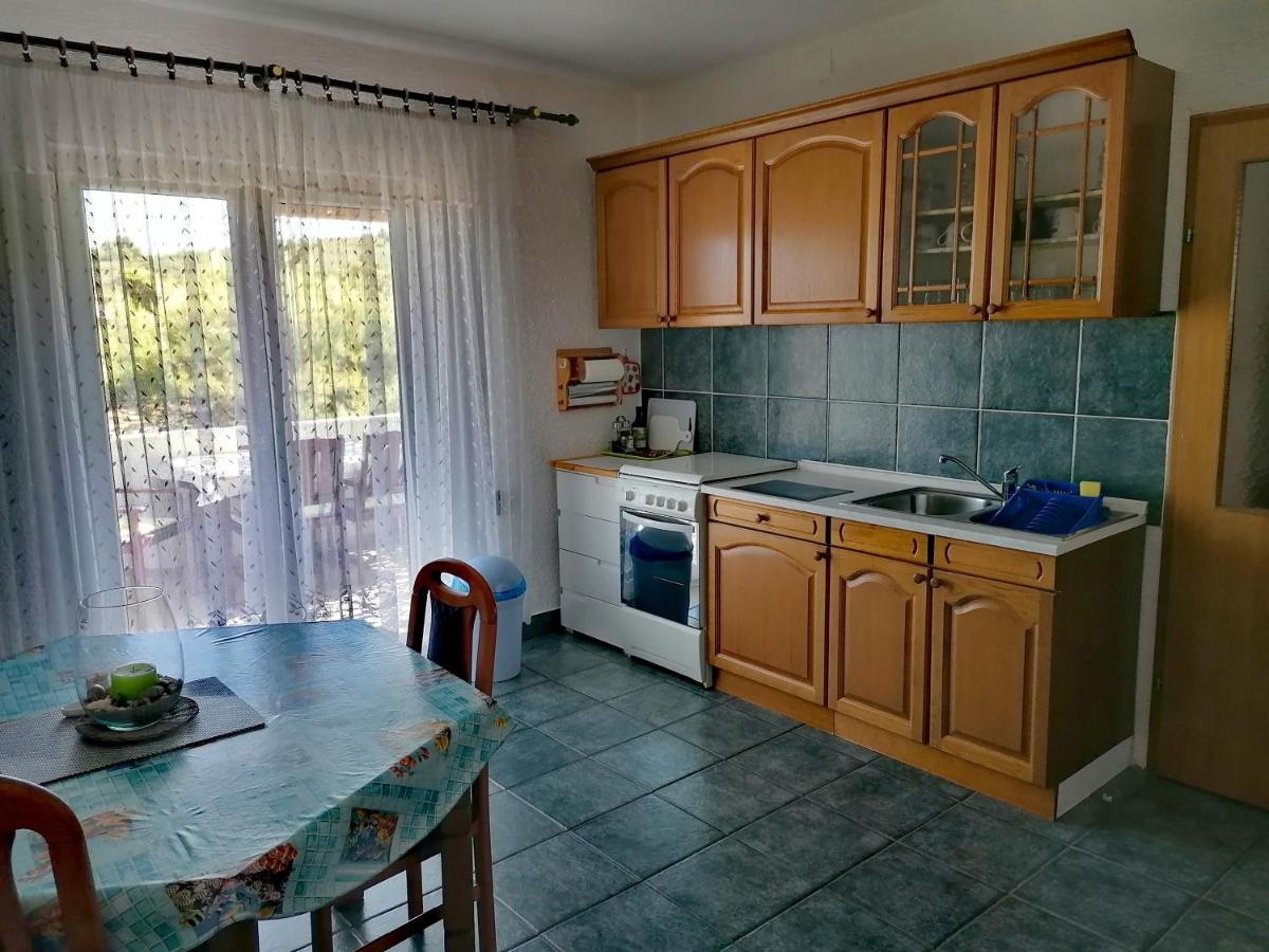 Apartman Canaki Splitska Dış mekan fotoğraf