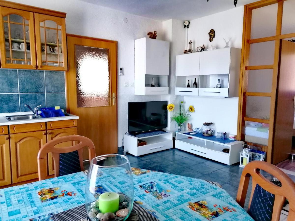 Apartman Canaki Splitska Dış mekan fotoğraf