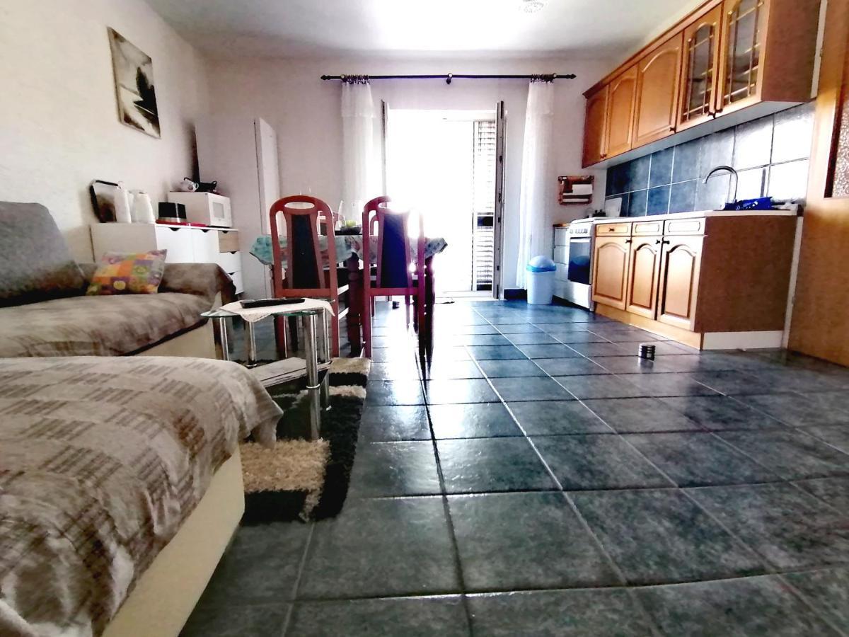 Apartman Canaki Splitska Dış mekan fotoğraf